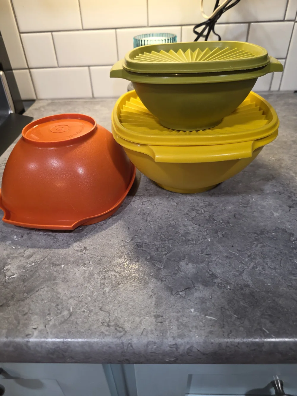Vintage Tupperware Bowls Missing 1 Lid